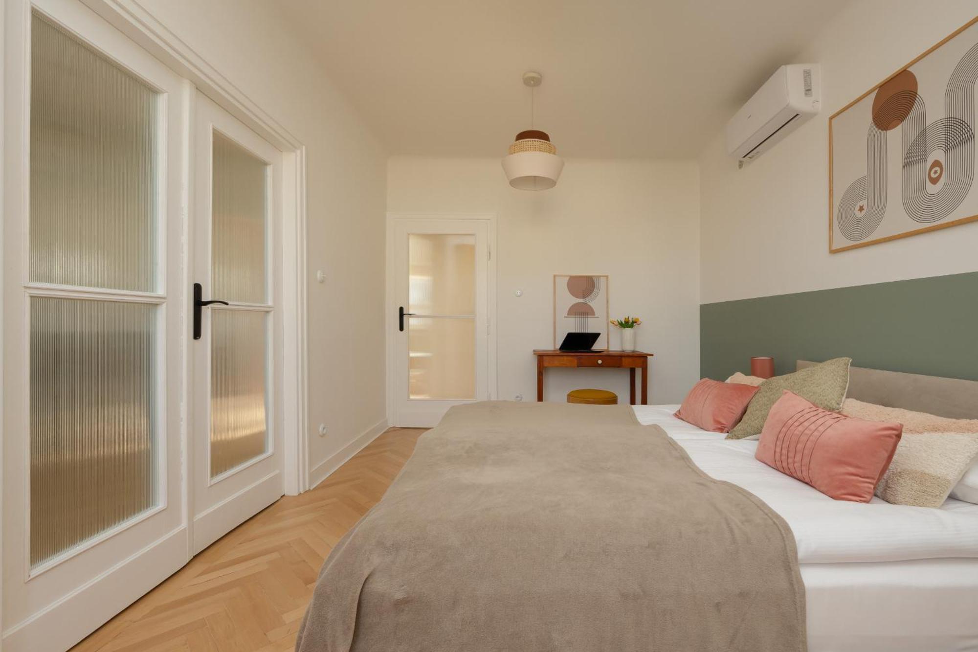 Apartment For 6 People Near Royal Baths Park By Renters Prestige Warsaw Ngoại thất bức ảnh
